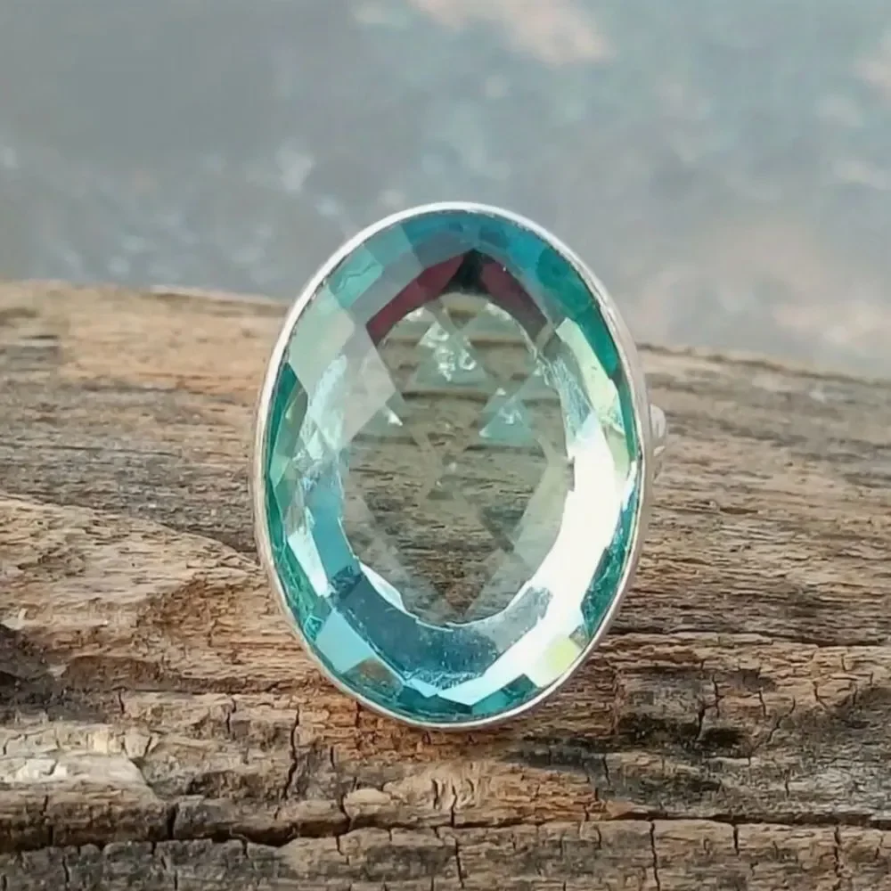 🩶 NEW Stunning fashionable sea foam green CZ ring 🩶